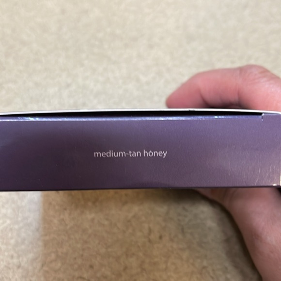 Tarte Confidence Creamy Powder Foundation In Medium-Tan Honey - Picture 2 of 2